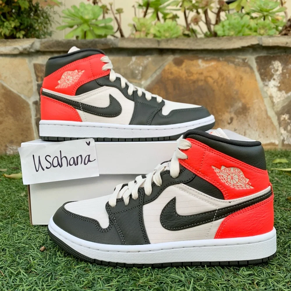 Women's Nike air Jordan 1 mid - Picture 1 of 4